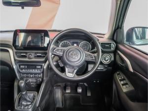 Toyota Urban Cruiser 1.5 XR manual - Image 8