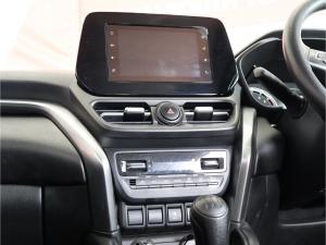 Toyota Urban Cruiser 1.5 XR manual - Image 10