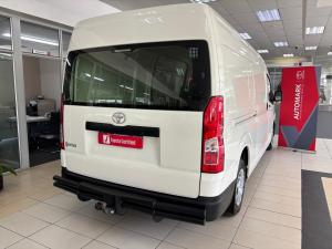Toyota Quantum 2.8 SLWB panel van - Image 2