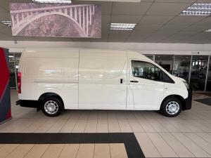 Toyota Quantum 2.8 SLWB panel van - Image 3