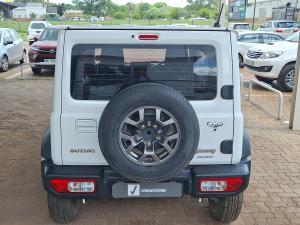 Suzuki Jimny 1.5 GLX AllGrip 3-door manual - Image 5