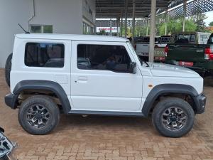 Suzuki Jimny 1.5 GLX AllGrip 3-door manual - Image 3