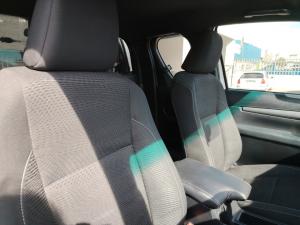 Toyota Hilux 2.8GD-6 Xtra cab 4x4 Legend auto - Image 17
