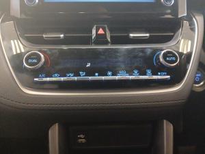 Toyota Corolla Cross 1.8 Hybrid XS - Image 15