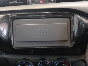 Toyota Hilux 2.0 single cab S (aircon) - Image 11