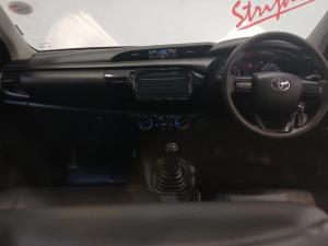 Toyota Hilux 2.0 (aircon) - Image 6