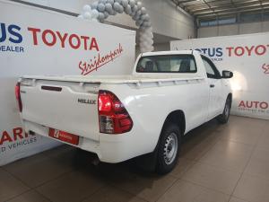 Toyota Hilux 2.0 (aircon) - Image 2