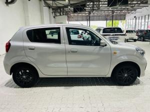 Toyota Vitz 1.0 XR manual - Image 9