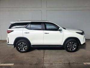 Toyota Fortuner 2.4GD-6 4x4 - Image 3