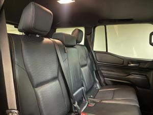 Toyota Land Cruiser Prado 2.8GD VX-R - Image 9