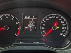 Volkswagen Polo Vivo hatch 1.6 Comfortline auto - Image 3