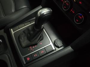 Volkswagen Amarok 2.0BiTDI double cab Highline auto - Image 9