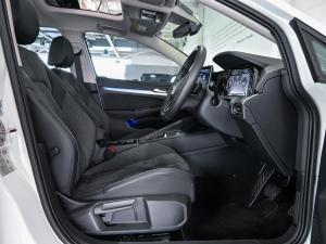 Volkswagen Golf R - Image 10