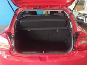 Suzuki Swift 1.2 GLX manual - Image 11