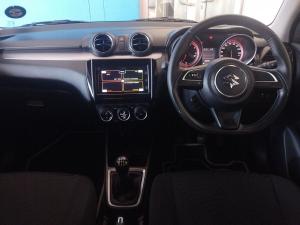 Suzuki Swift 1.2 GLX manual - Image 12