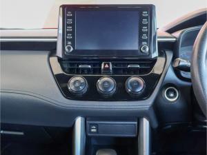 Toyota Corolla Cross 1.8 Xi - Image 10