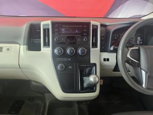 Toyota Quantum 2.8 SLWB bus 14-seater GL manual - Image 9