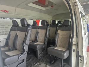 Toyota Quantum 2.8 SLWB bus 14-seater GL manual - Image 12