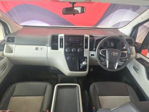 Toyota Quantum 2.8 SLWB bus 14-seater GL manual - Image 6