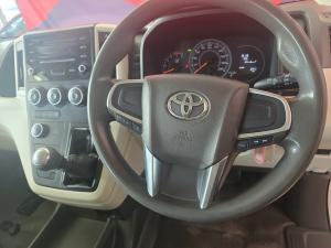 Toyota Quantum 2.8 SLWB bus 14-seater GL manual - Image 8