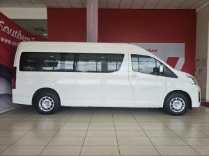 Toyota Quantum 2.8 SLWB bus 14-seater GL manual - Image 3