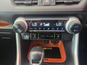 Toyota RAV4 2.0 GX-R AWD - Image 11