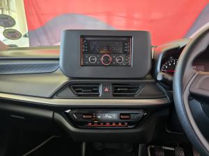 Suzuki Swift 1.2 GL - Image 11
