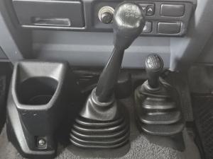 Toyota Land Cruiser 79 4.5D-4D LX V8 single cab - Image 10