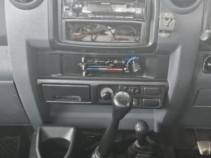 Toyota Land Cruiser 79 4.5D-4D LX V8 single cab - Image 11