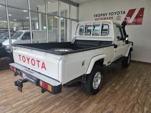 Toyota Land Cruiser 79 4.5D-4D LX V8 single cab - Image 2