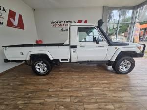Toyota Land Cruiser 79 4.5D-4D LX V8 single cab - Image 3