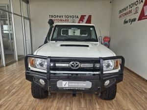 Toyota Land Cruiser 79 4.5D-4D LX V8 single cab - Image 4