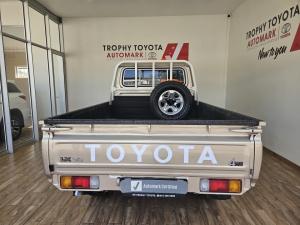 Toyota Land Cruiser 79 4.5D-4D LX V8 single cab - Image 5