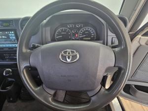 Toyota Land Cruiser 79 4.5D-4D LX V8 single cab - Image 8