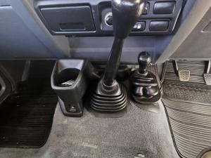 Toyota Land Cruiser 79 4.5D-4D LX V8 single cab - Image 10