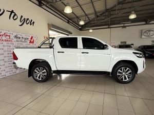 Toyota Hilux 2.4GD-6 double cab 4x4 Raider auto - Image 3