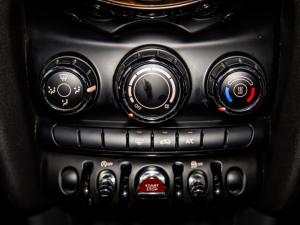 MINI Hatch One Hatch 5-door - Image 10