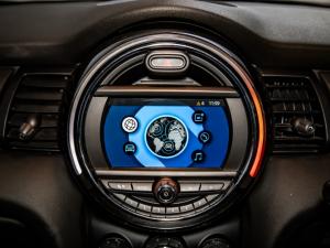 MINI Hatch One Hatch 5-door - Image 13