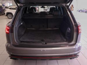 Volkswagen Touareg V6 TDI Executive R-Line - Image 11