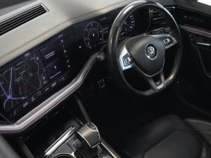 Volkswagen Touareg V6 TDI Executive R-Line - Image 15
