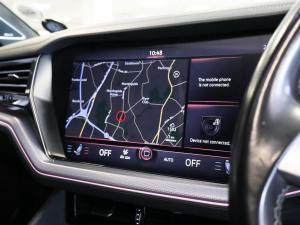 Volkswagen Touareg V6 TDI Executive R-Line - Image 18