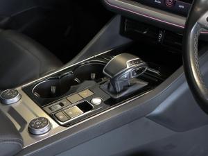 Volkswagen Touareg V6 TDI Executive R-Line - Image 20