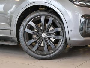 Volkswagen Touareg V6 TDI Executive R-Line - Image 3