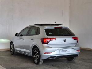 Volkswagen Polo hatch 1.0TSI Life auto - Image 8
