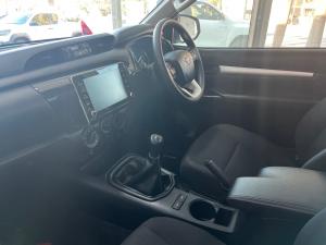 Toyota Hilux 2.4GD-6 single cab Raider manual - Image 8