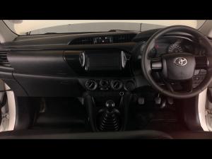Toyota Hilux 2.0 single cab S (aircon) - Image 6