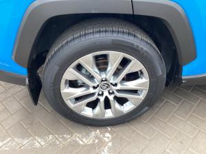 Toyota RAV4 2.0 VX - Image 19