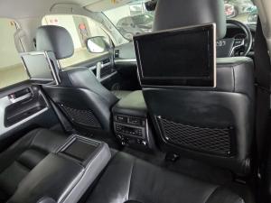 Toyota Land Cruiser 200 4.5D-4D V8 VX-R - Image 13