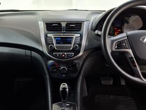 Hyundai Accent sedan 1.6 Fluid auto - Image 11