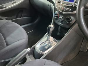 Hyundai Accent sedan 1.6 Fluid auto - Image 12